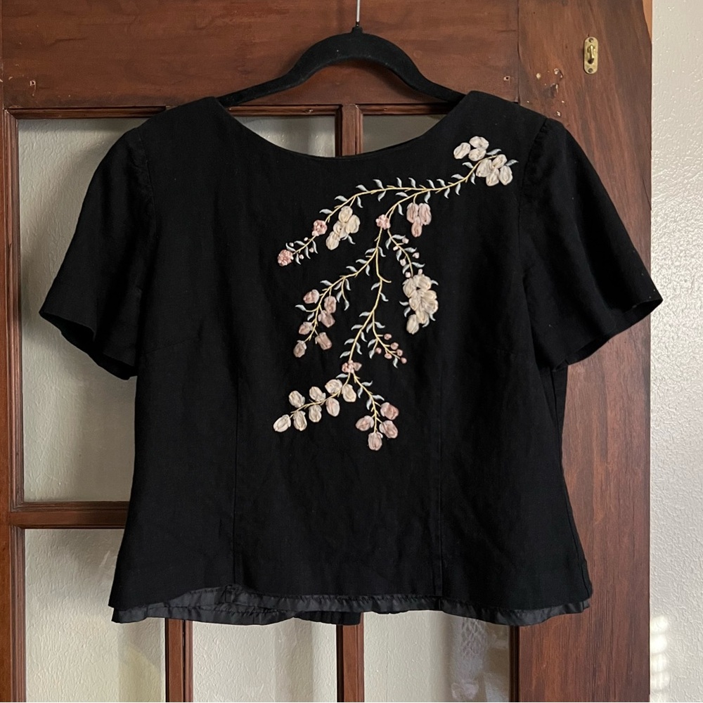 Vtg Black Floral Embroidery Blouse (M)